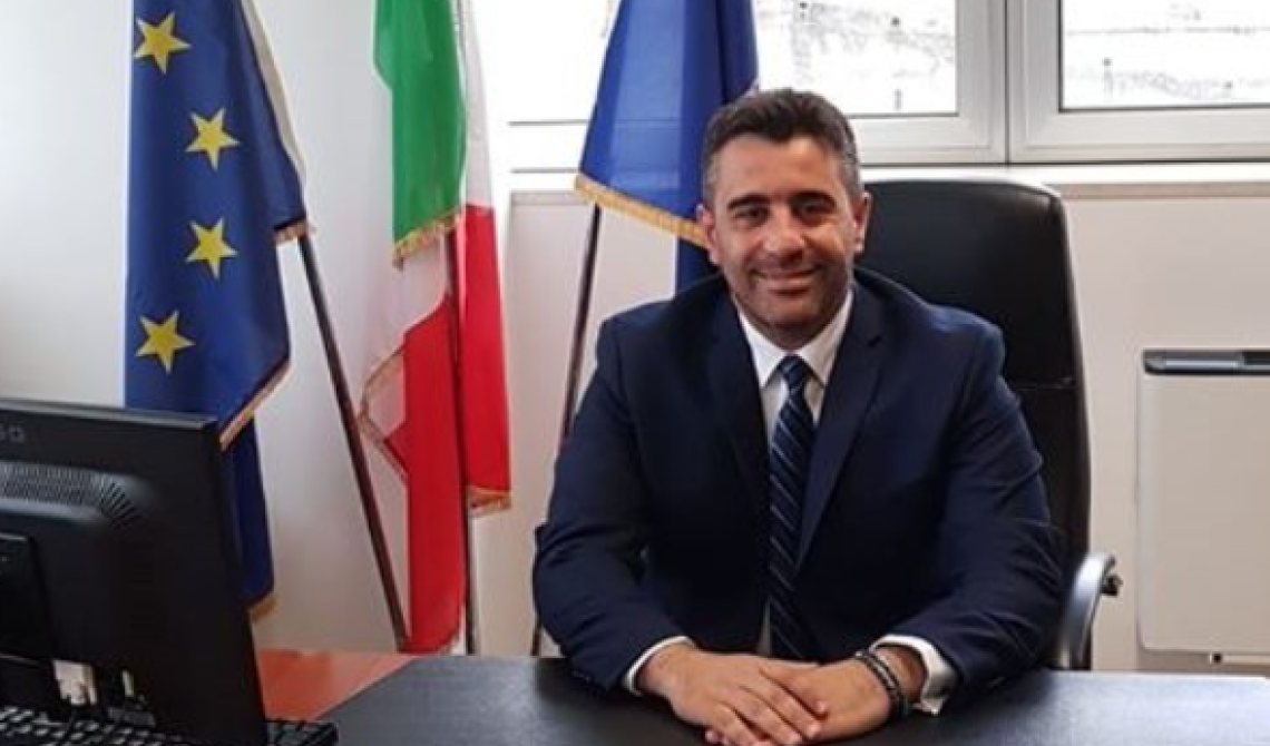 Piro fa Gomorra. L'episodio dell'aggressione all'ingegnere del Genio Civile: «Avevo il Motorola grande in tasca, si tagliò l'occhio. Poi pigliai una pala feci boomboom, 125 giorni di prognosi. Stava m