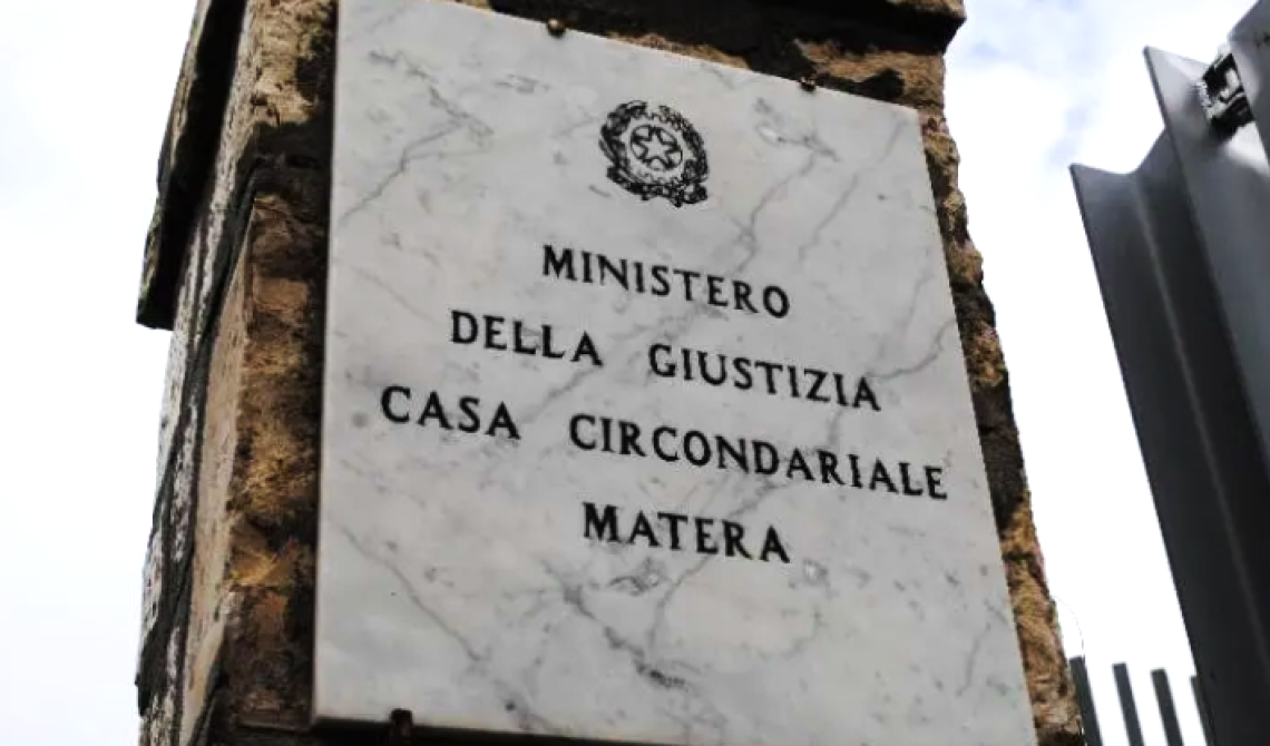 Quel detenuto è "predatore seriale di bambini disabili", la visita di Papa Francesco nella casa circondariale di Matera diventa un caso