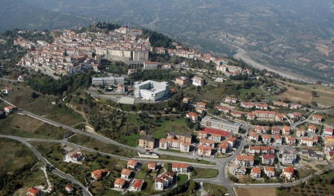Case al simbolico prezzo di un euro: a Chiaromonte l'iniziativa per ripopolare il borgo 