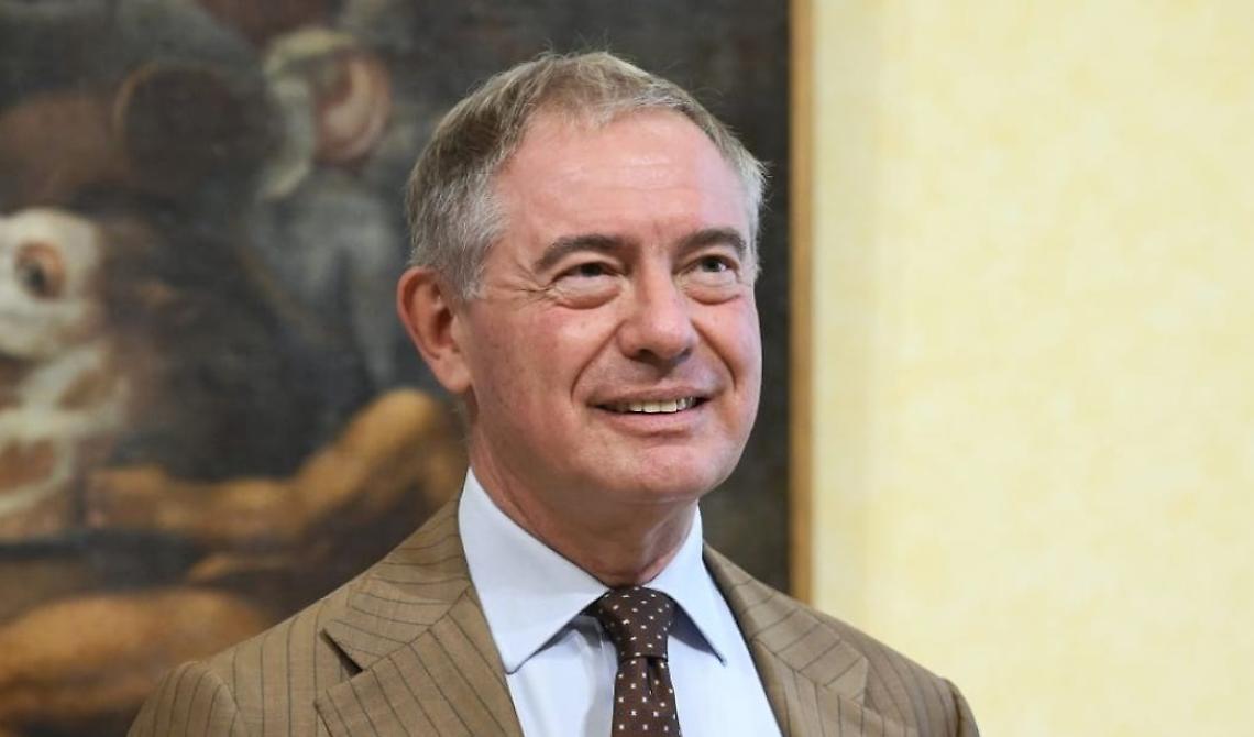 Stellantis, il ministro Urso rilancia: "Stiamo dialogando con Stellantis nell'interesse del Paese che credo coincida con l'interesse dell'azienda"