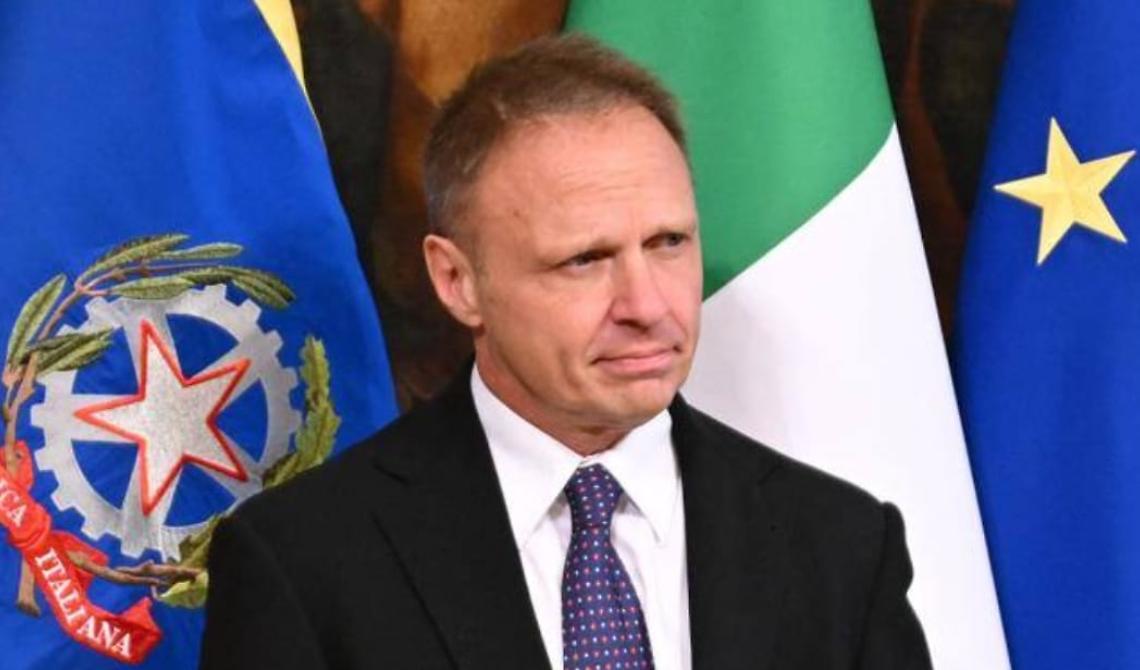 Mancanza di manodopera in agricoltura? Il ministro Lollobrigida è perentorio: "La soluzione non è l'immigrazione illegale"