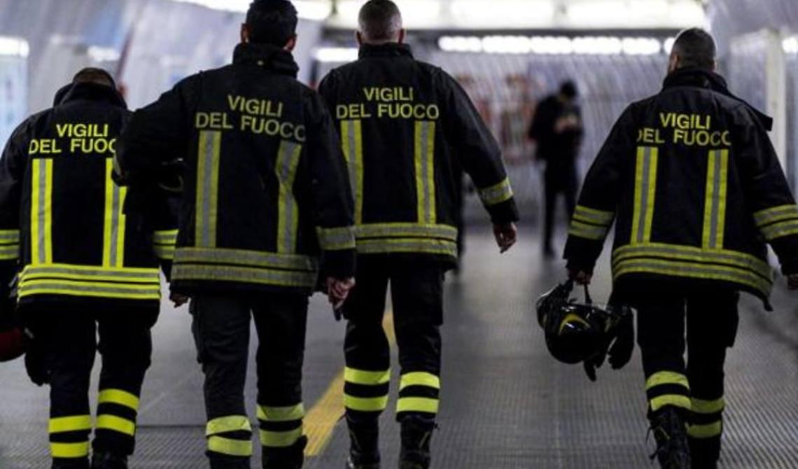 Vigili fuoco: il ministro Piantedosi annuncia più risorse e un rilancio degli organici 