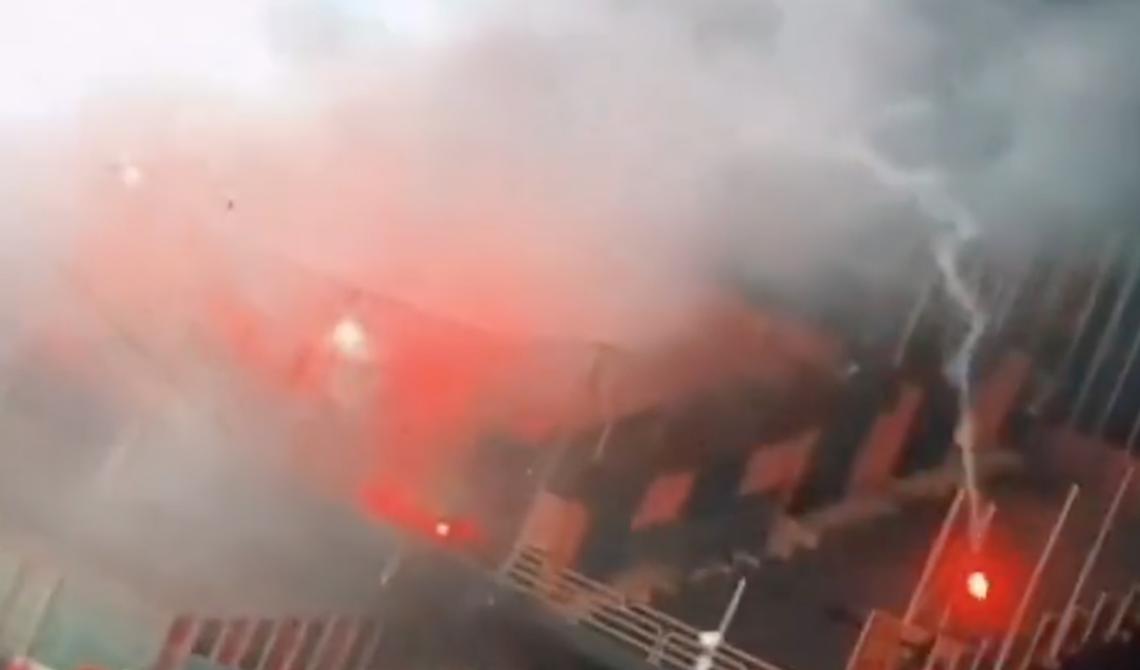 Tra Foggia e Avellino un pareggio coi botti dei tifosi. «Tifosi? Delinquenti a cui chiederemo i danni», sbotta Ghirelli
