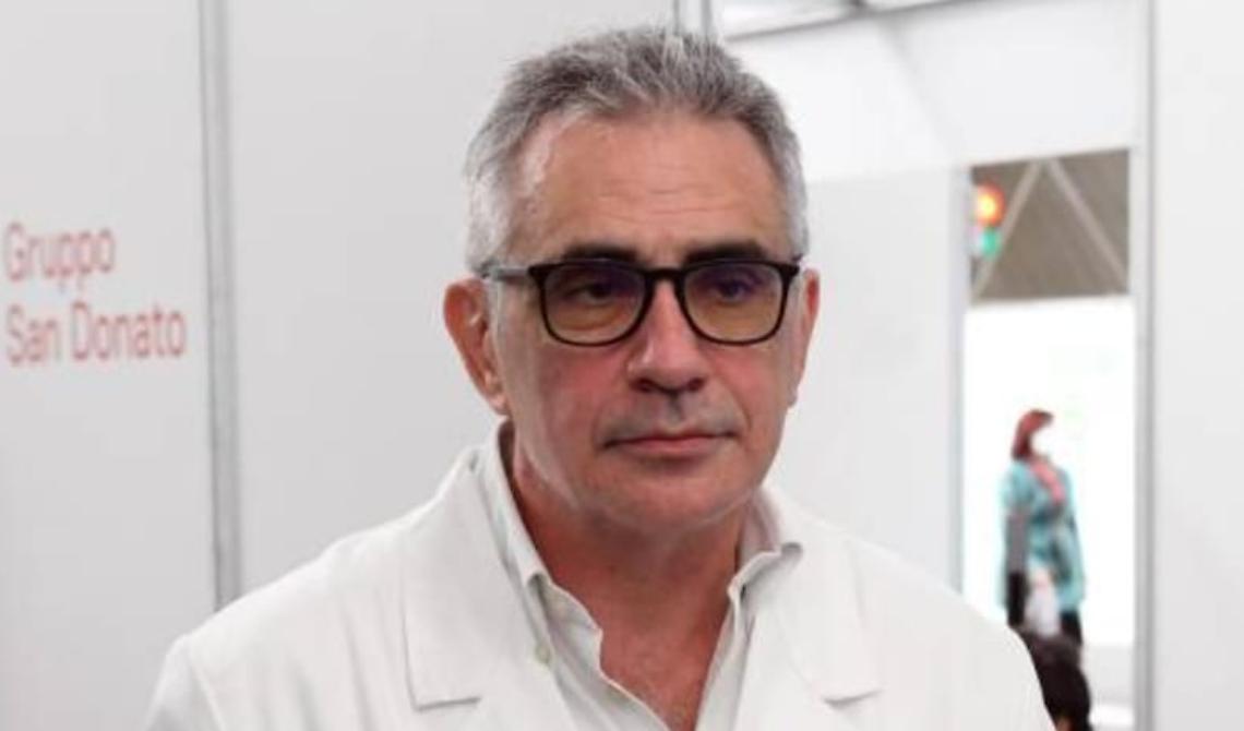 Ci risiamo, Pregliasco prova tener viva l'emergenza e annuncia l'ondata natalizia di Covid
