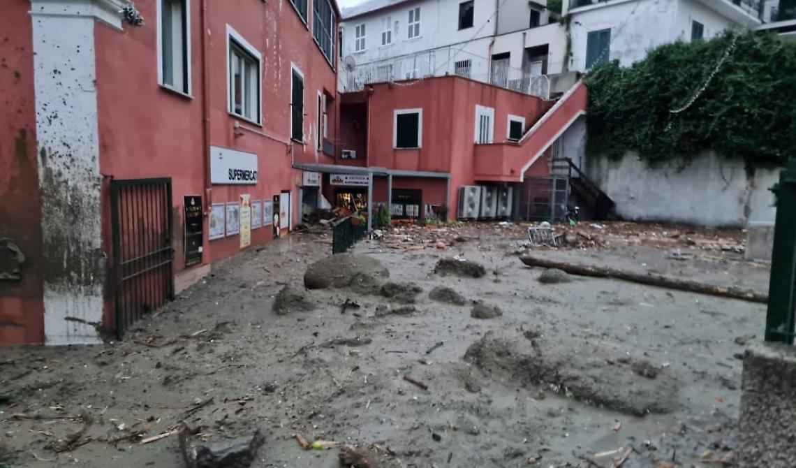 I sindaci italiani si stringono agli amministratori di Ischia e alle comunità, Decaro: "Il territorio è fragile"