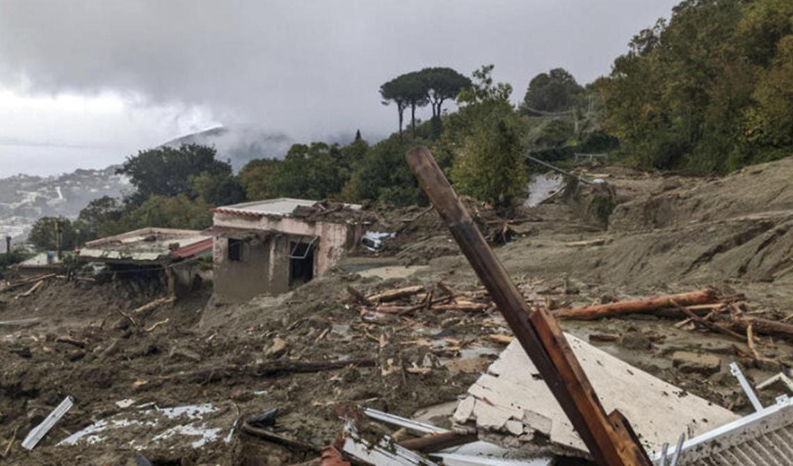 Emergenza Ischia: è arrivata dalla Basilicata un'unità cinofila del Soccorso Alpino