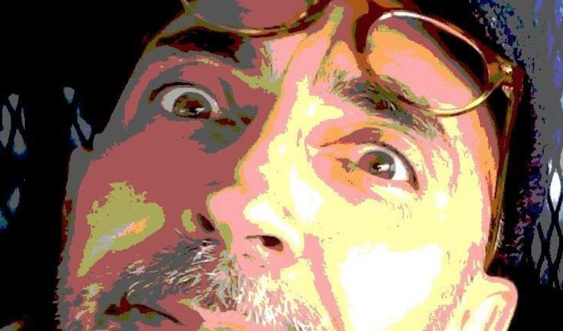 Romeo Gallo, il comandante dei Vigili del Fuoco che spegne gli incendi con il supereroe "The Washer"