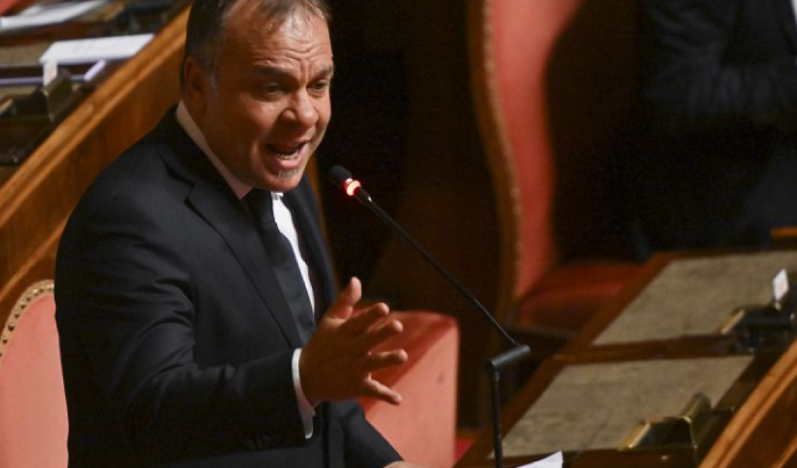 Il deputato lucano M5S Lomuti attacca Crosetto: "Meloni non trova soldi per tagliare le accise, ma l'ex lobbista d'armi vuole miliardi da investire in armamenti"
