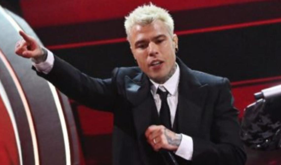 Sanremo o Festa dell'Unità? FdI attacca Fedez e i vertici Rai