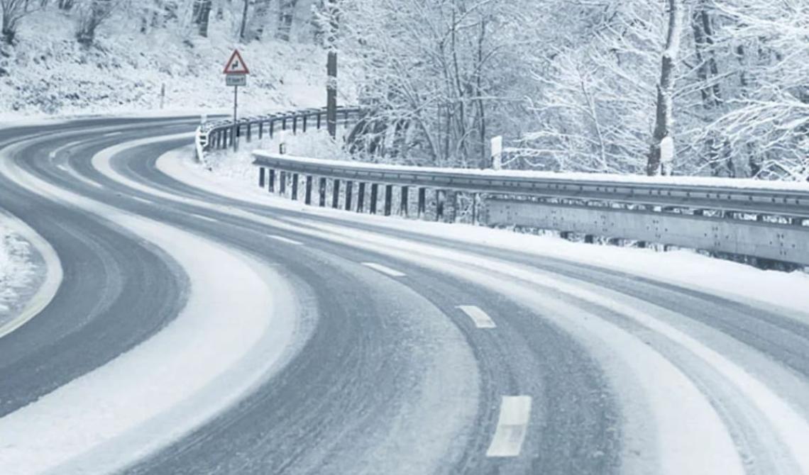 Arriva la neve e a pagarne le spese sono gli automobilisti: la denuncia di Federcarrozzieri