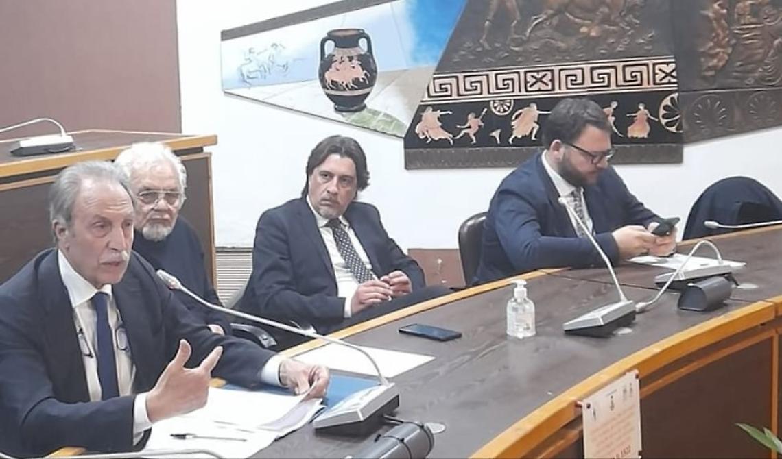 Da Policoro Bardi rilancia l'ospedale e la Zes con un occhio per le imprese del Metapontino