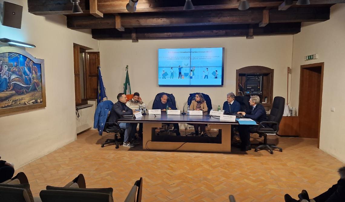 Comunità energetica a Calvello: l'assessore regionale Latronico fa il punto della situazione 