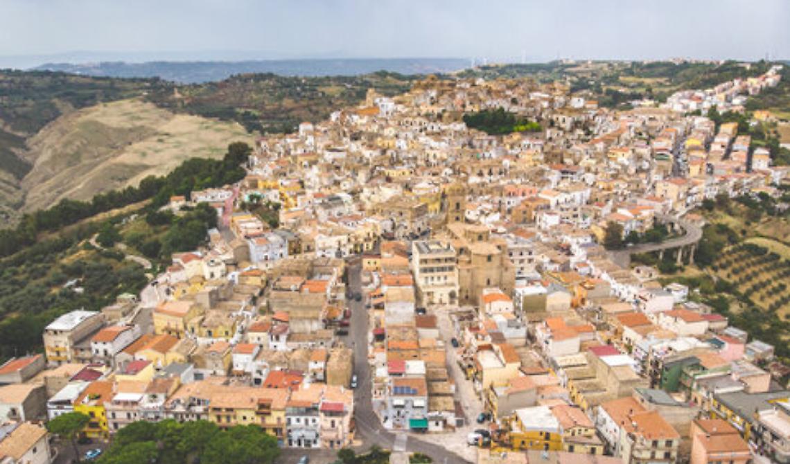 Intesa da 40 milioni tra il comune di Pomarico e Terre di Aristeo per il progetto di albergo diffuso