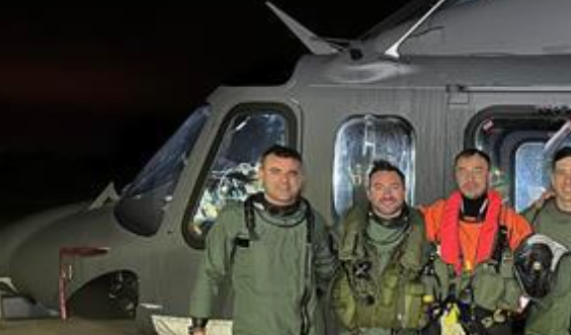 Soccorso al volo dell'Aeronautica militare su un mercantile turco nelle acque del Gargano