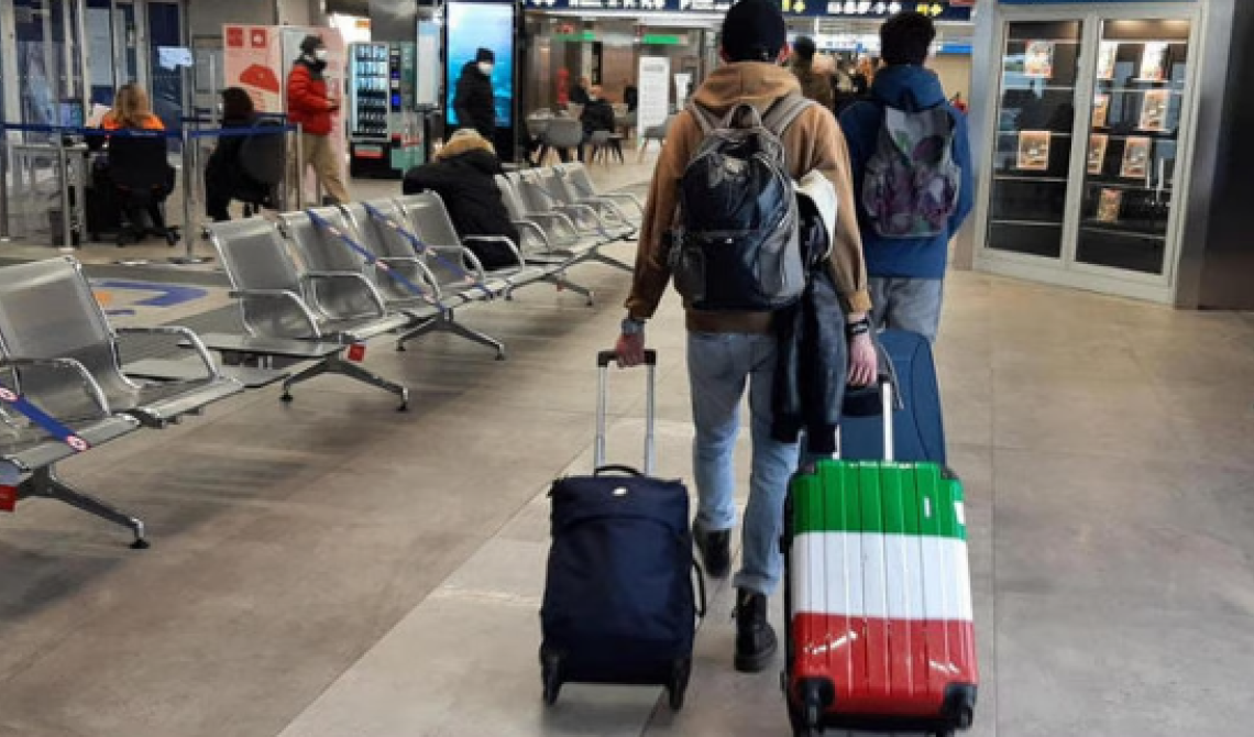 Passata la paura del Covid, si torna ad emigrare: è fuga soprattutto dalla Basilicata, dalla Calabria e dal Molise