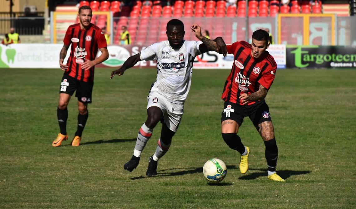 Rimonta non facile del Crotone contro il Foggia, il primo avversario da battere è la statistica: nei 4 incontri stagionali precedenti non è mai riuscito a prevalere sui rossoneri
