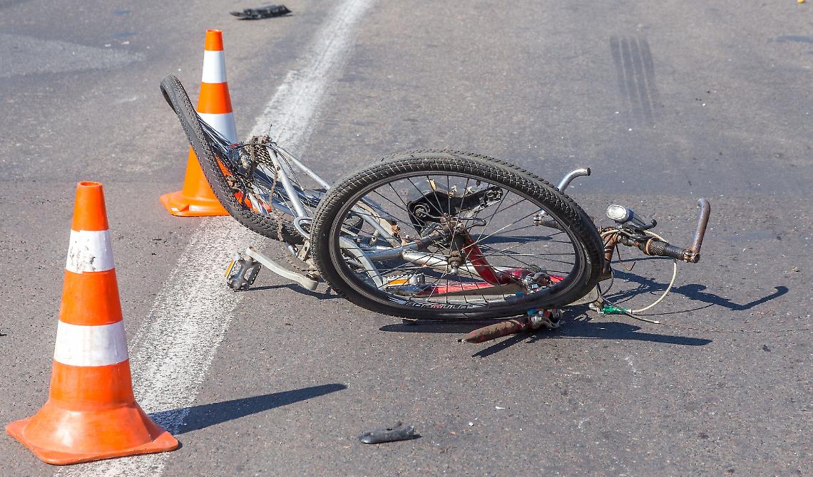 Pignola, bici contro moto: un morto