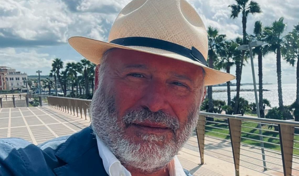 Antonio Buttazzo a 360 gradi: il penalista, il giornalista, l'attore, il globetrotter