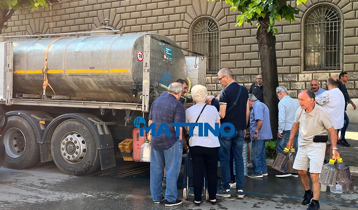 A Foggia si rompe  la condotta centrale di via Napoli, tutta la città senz'acqua