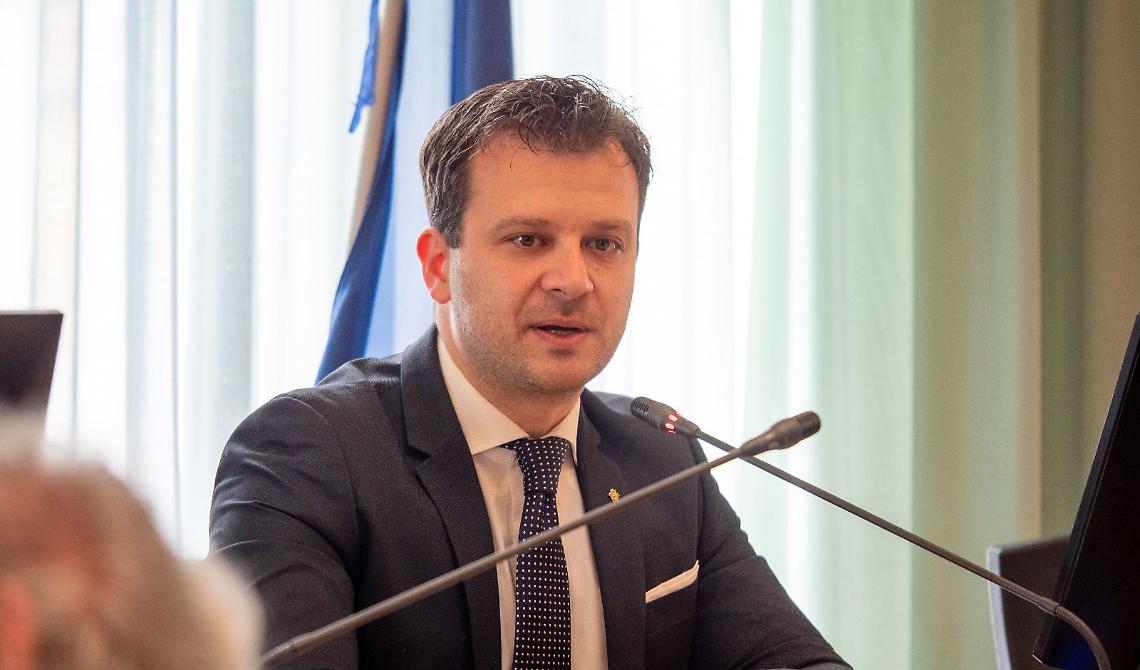 Taglio istituti scolastici, il presidente della Provincia di Potenza non ci sta: "Generare risparmio a discapito della cultura non è mai conveniente"