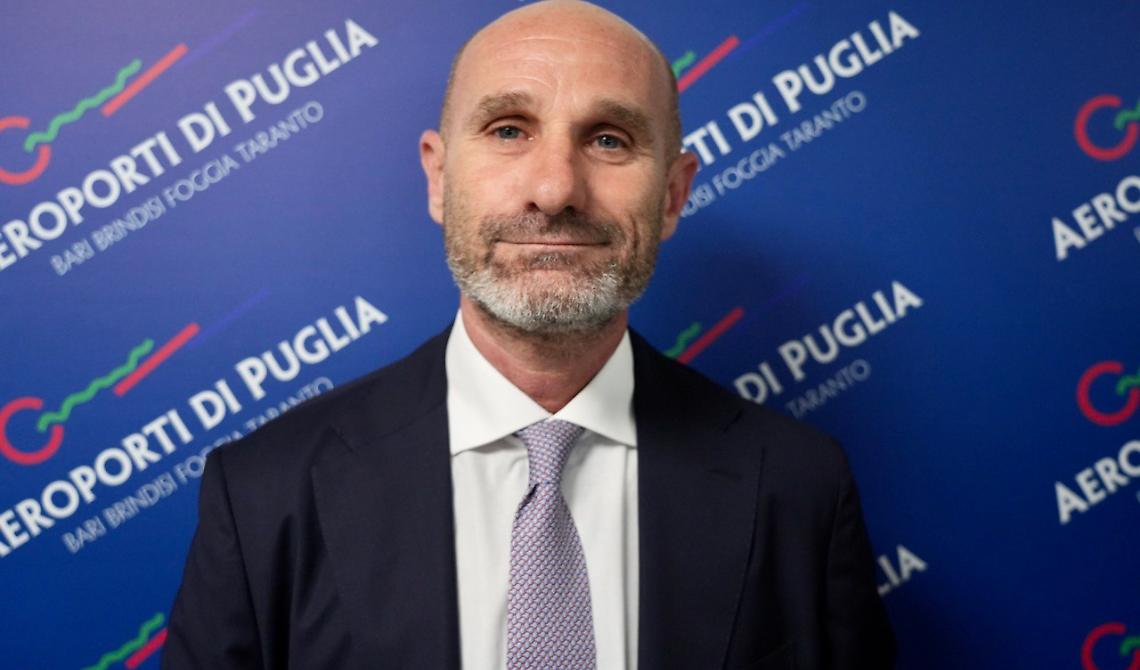 Vasile la fa fuori dal vasino e cambia nome allo scalo aereo di Foggia: mo si chiama "Aeroporto del Gargano"