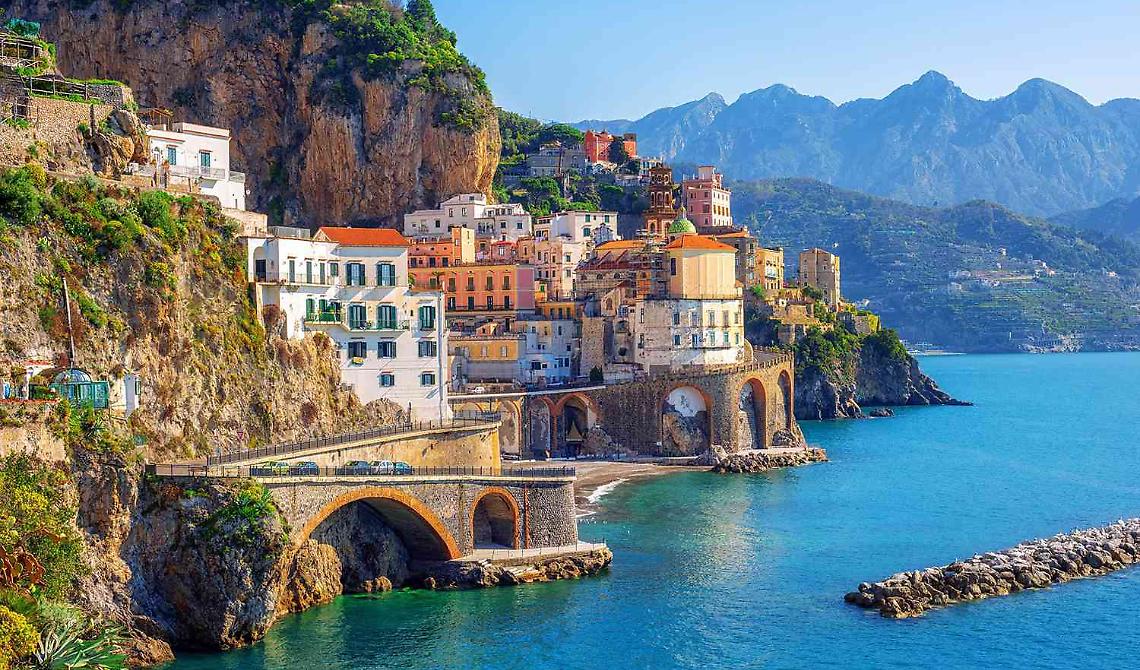 Viaggio lungo le coste della Campania e della grande Lucania e del loro sogno del mare d'inverno. Salerno e la Costiera