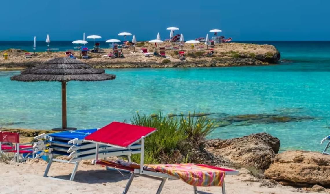 Vacanze 2023: ormai un affare per ricchi. Dall'ombrellone alla pizza aumenti fuori controllo