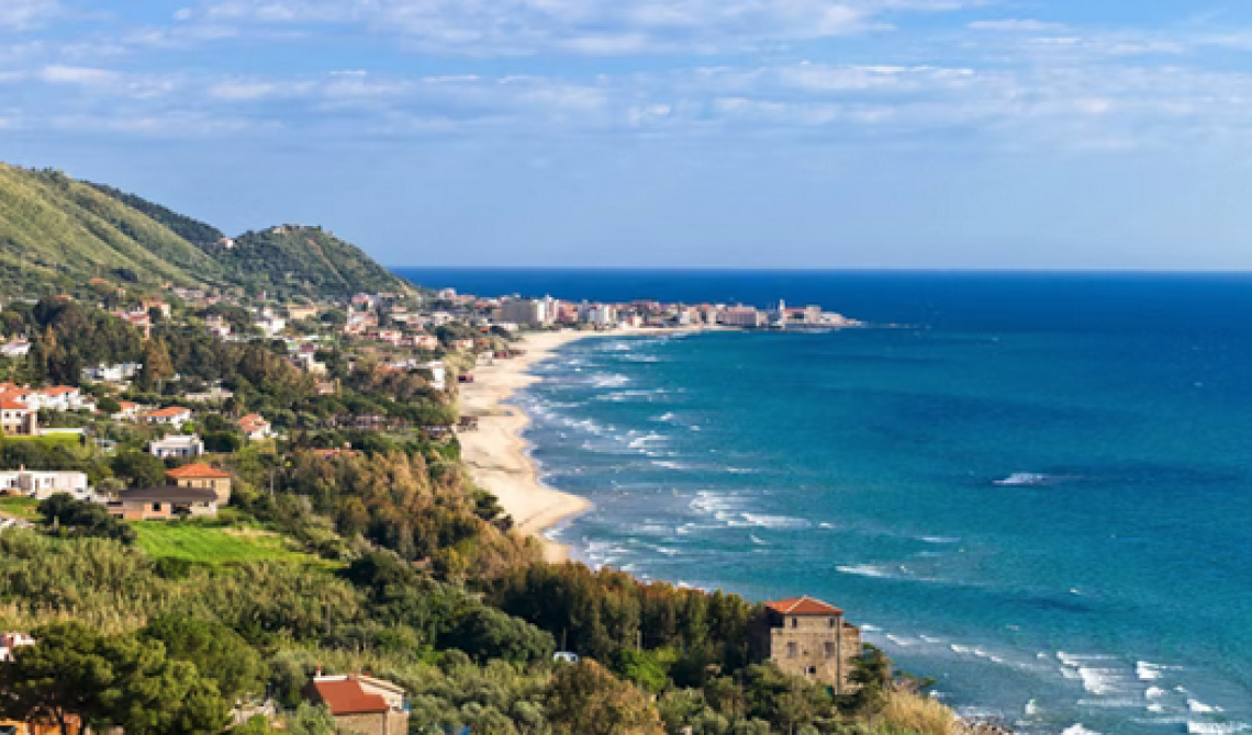 Viaggio lungo le coste della Campania e della Grande Lucania e del loro sogno del mare d'inverno. Paestum, Agropoli e il Cilento