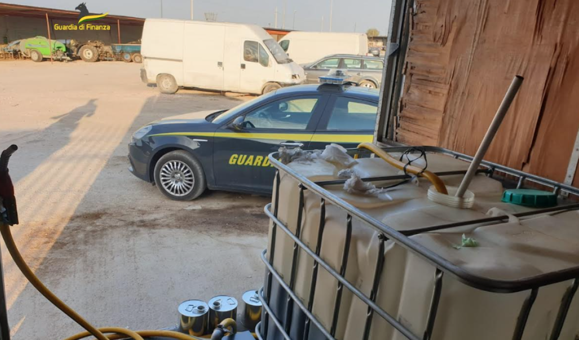 La GdF di Lucera fa "il pieno" di gasolio di contrabbando: sequestrati 24mila litri