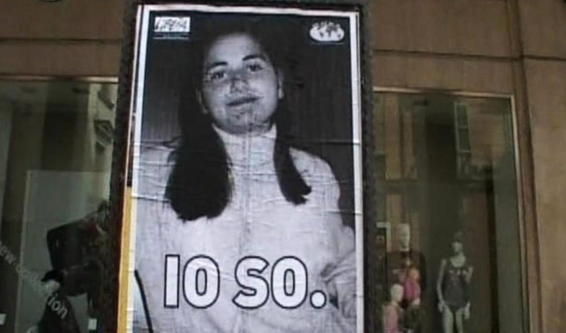 I sandali di Elisa davanti alla chiesa della Trinità di Potenza: l'iniziativa del regista Ulderico Pesce 