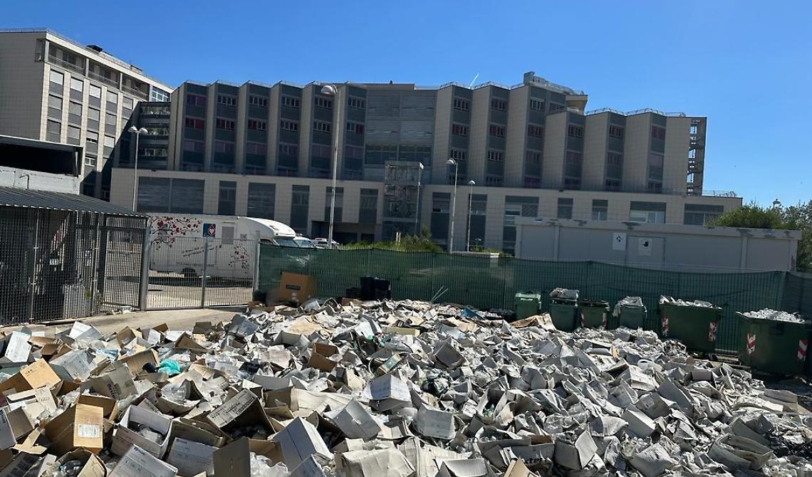 Il "giallo" dei rifiuti un’area esterna di pertinenza all'Ospedale di Matera