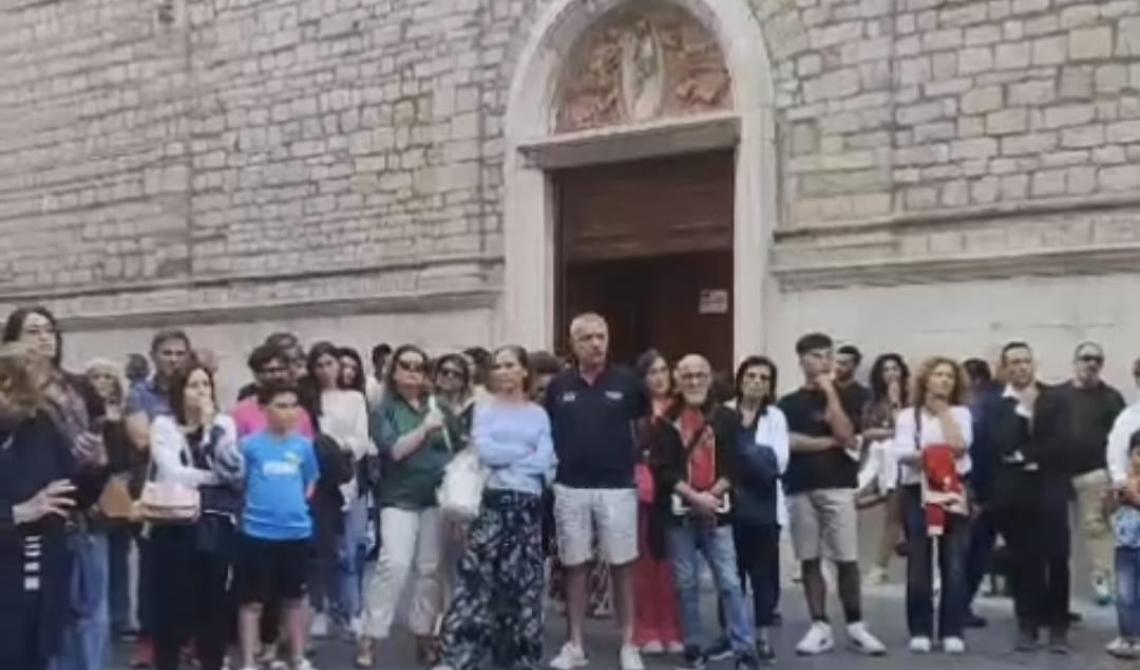 Caso Claps: Via Pretoria si ferma per ascoltare 'In religioso silenzio', sesto episodio del podcast 'Dove nessuno guarda'