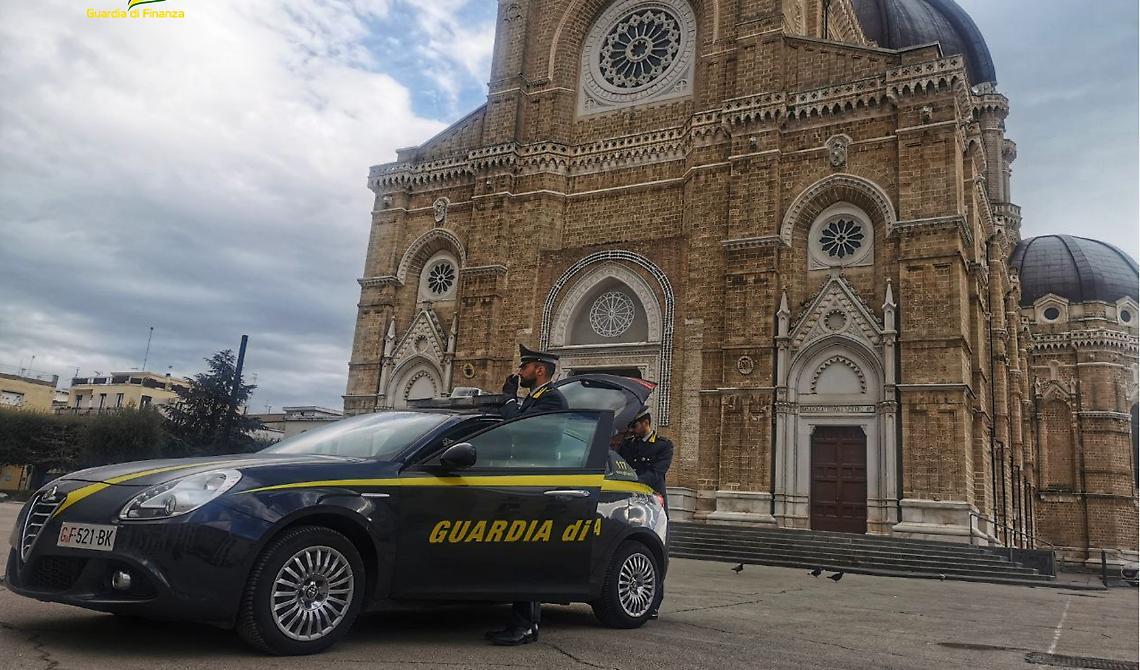 La GdF scopre che a Cerignola il parrucchiere si faceva bello anche col Reddito di cittadinanza 