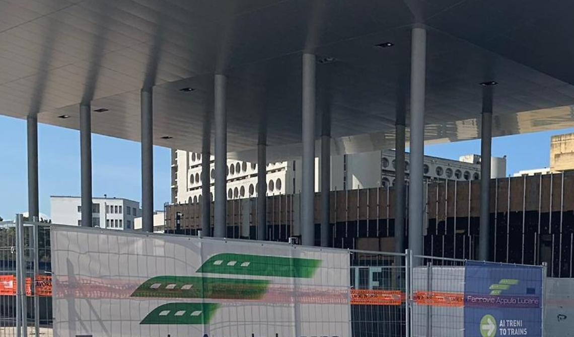 Fal? "Si fa il treno a batteria ma poi si impiegano 2 ore per raggiungere Matera da Bari"