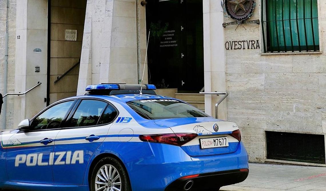 Da Cerignola a Matera per rubare ruote e cerchioni di auto, arrestato dalla Polizia