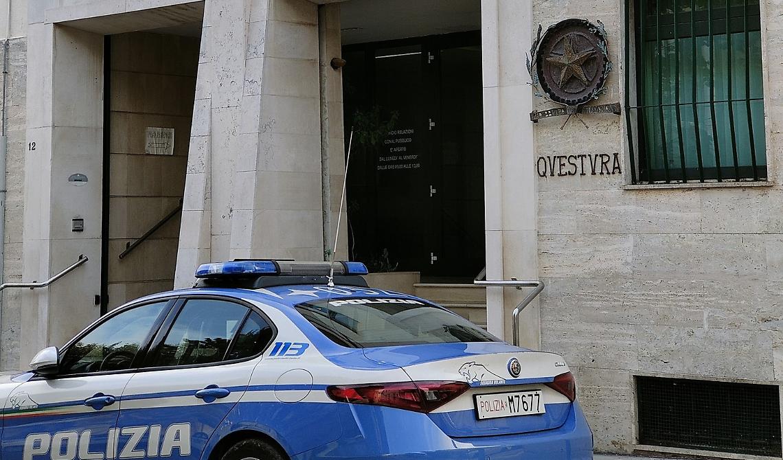 Vessazioni, offese e violenze al padre: a Matera un 29enne ai domiciliari 