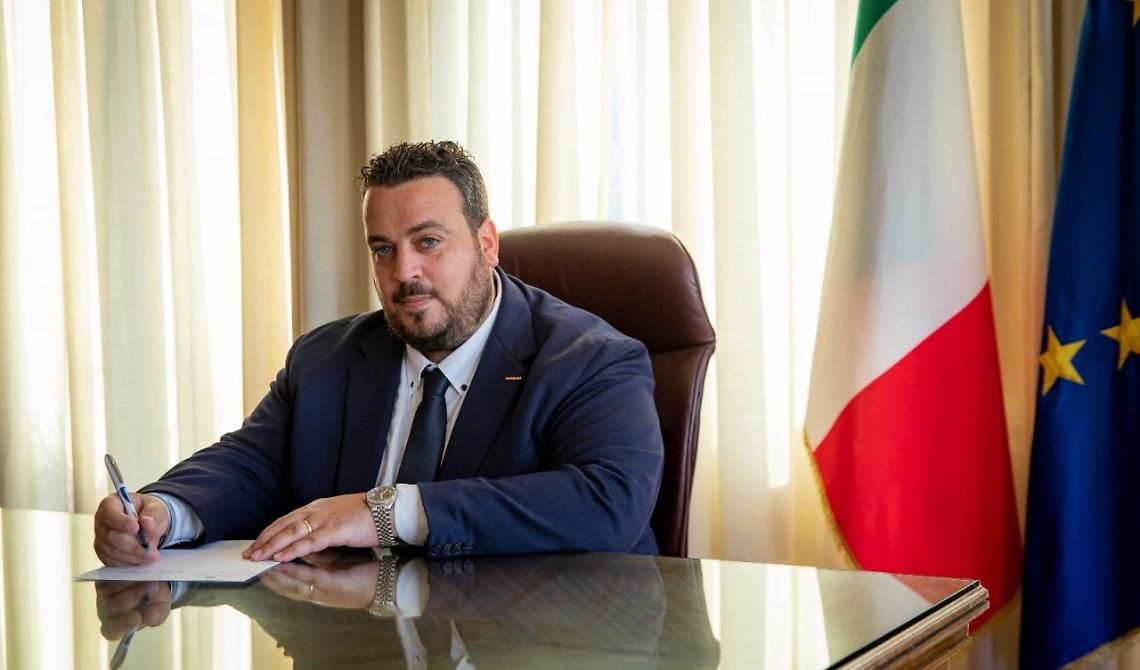 Traballa il tavolo di centrosinistra per le comunali a Bari, M5S a Emiliano: "Incomprensibili i tuoi toni"