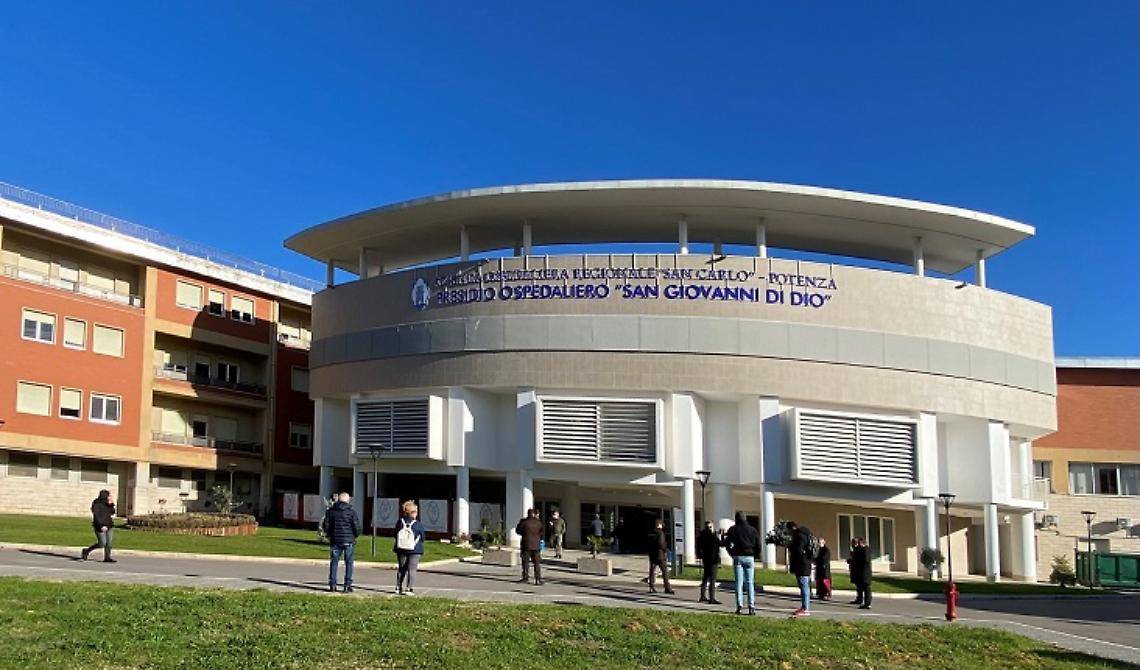  Ospedale di Melfi, Fisascat e Uiltucs in pressing per scongiurare il trasferimento degli addetti al servizio mensa 