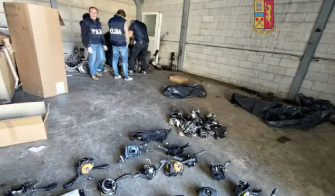 Furti d'auto in tutta Italia, la Polizia arresta due registi di Cerignola