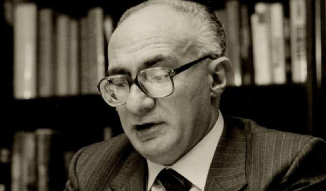 Oggi, 17 novembre 1993, muore a New York Gaetano Scardocchia, il grande giornalista molisano che provocò le dimissioni di Giovanni Leone