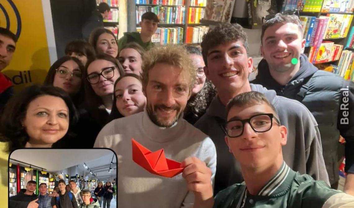Il 'Federico II' di Apricena in libreria con Alessandro D'Avenia 
