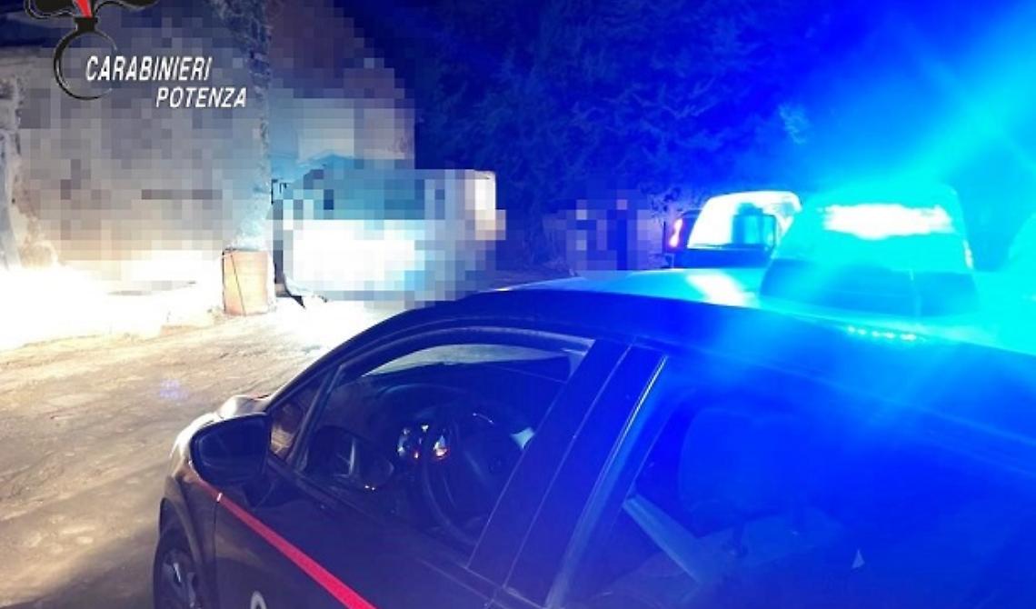Appostamenti, pedinamenti, offese all'ex moglie: arrestato in flagranza di reato un 61enne della provincia di Matera