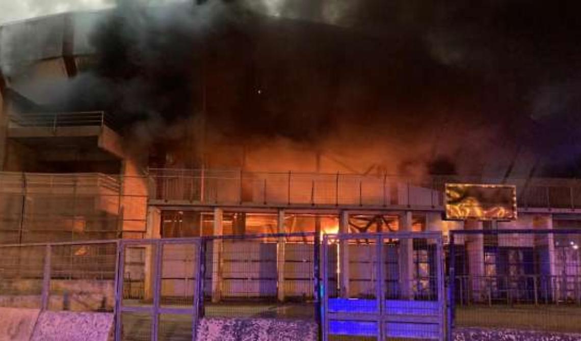 La Polizia di Taranto arresta due tifosi del Foggia per l'incendio allo stadio tarantino