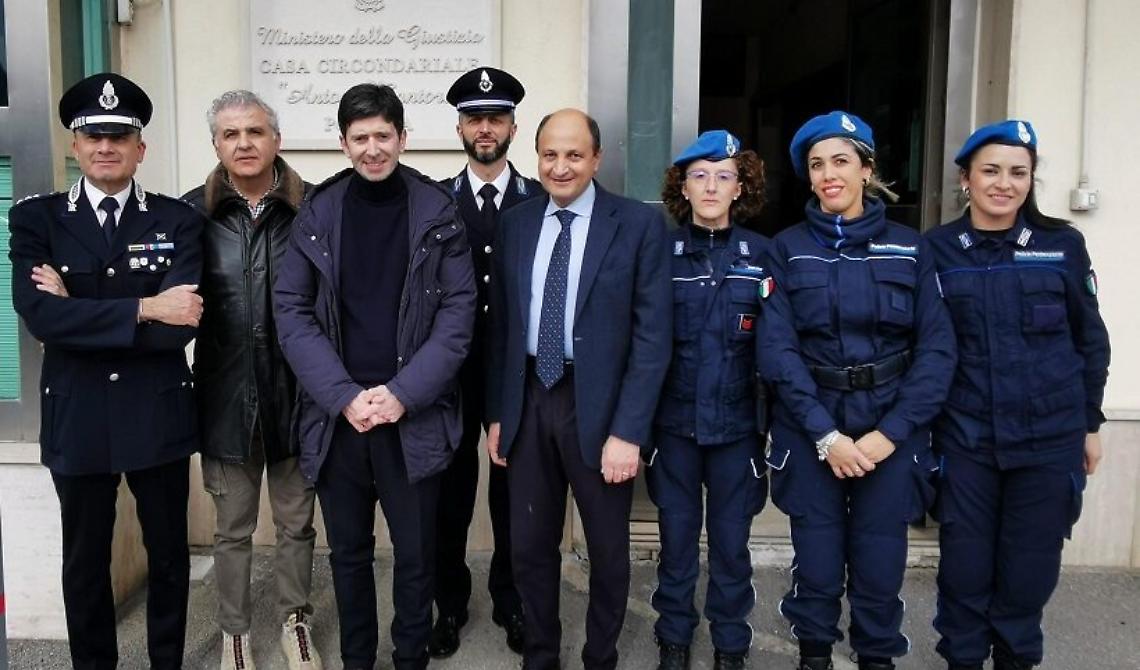 L'ex ministro Speranza conclude il 2023 visitando il carcere di Potenza