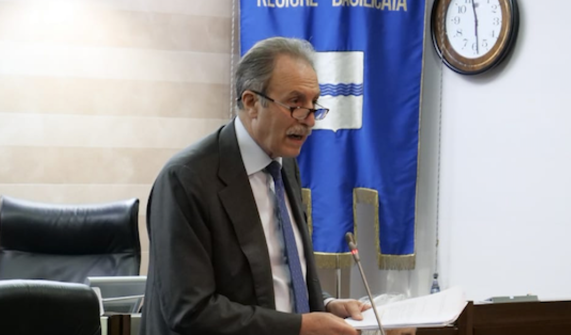 Tajani si ostina a trascinarsi il peso morto di Bardi nella corsa per la Basilicata, ma Giorgia Meloni lo sprinter per vincere ce l'ha