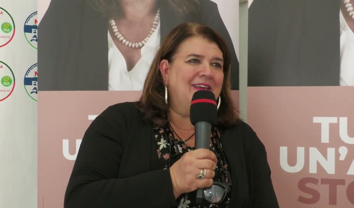 Maria Aida preferisce i giovani: la sindaca di Foggia unica madrina de "L'Italia più bella" a Montecatini Terme