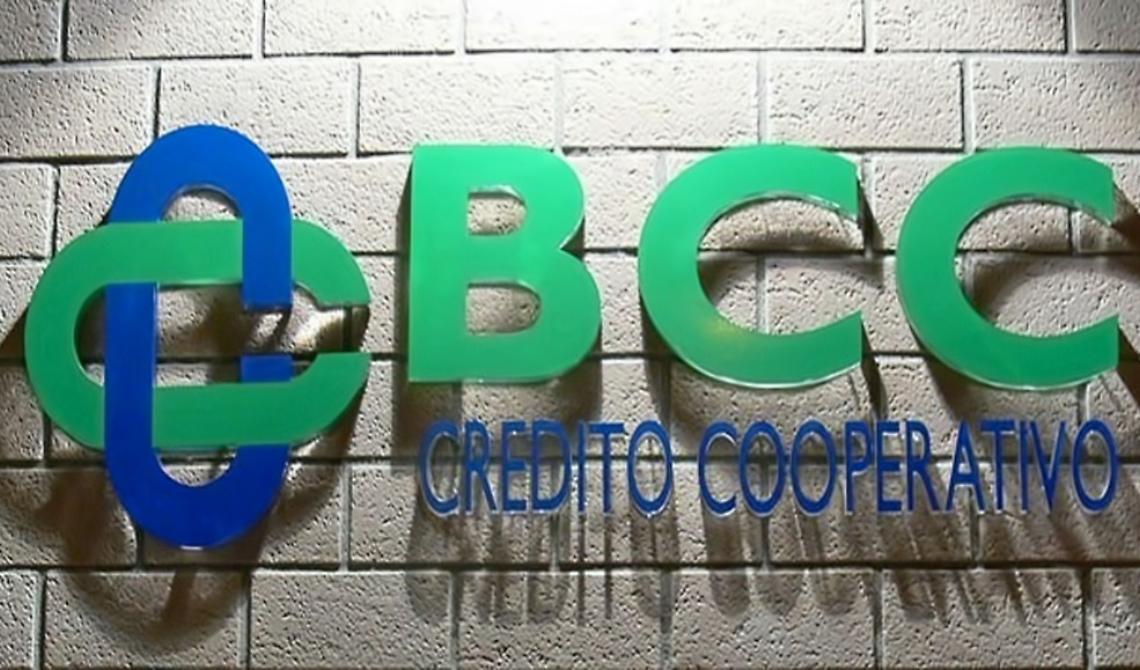 Le Bcc contro la desertificazione degli sportelli, secondo Federcasse «numeri inalterati». Bene le statistiche, ma sul territorio è davvero così? 