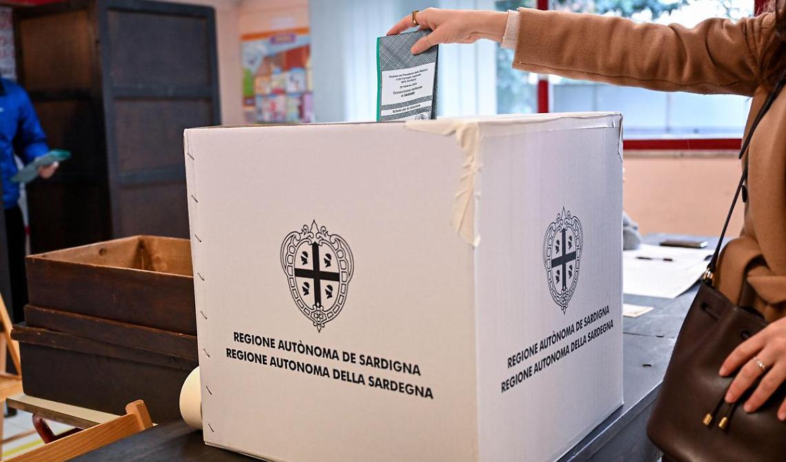 Elezioni regionali in Sardegna, aggiornamento delle 18.00: centrodestra avanti 