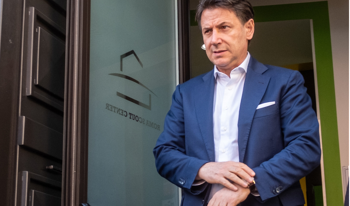 Conte "prende casa" in Abruzzo per le elezioni regionali: "c'è tutto un sistema clientelare da sorvegliare"