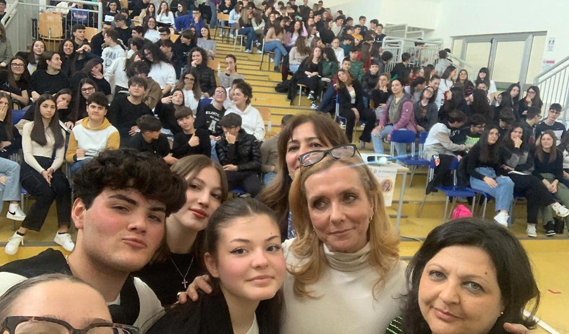 Leggere all’IIS 'Federico II': incontro con Cristina Dell’Acqua